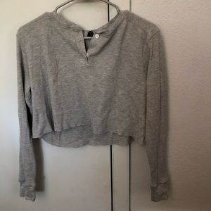 Gray cropped long sleeve buttons